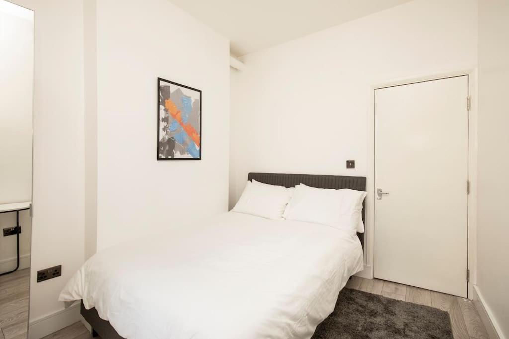 Spacious Serenity In The Heart Of Apartament